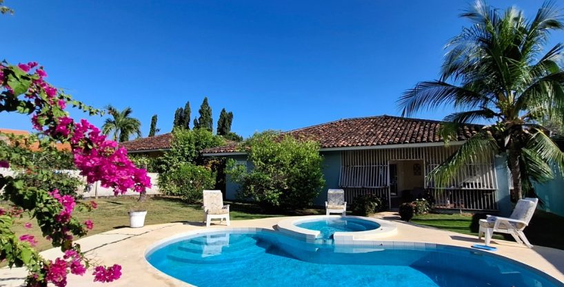 House for Sale in Coronado – Spacious with Pool