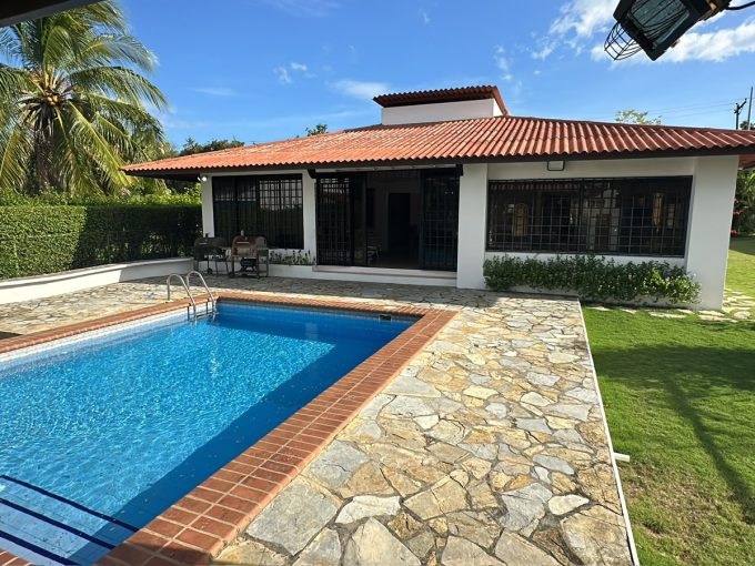 4-Bedroom Home with Pool in Coronado