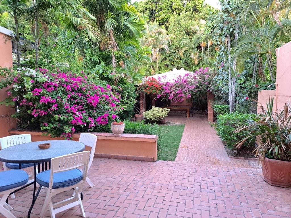 Duplex house in a family paradise facing the sea!