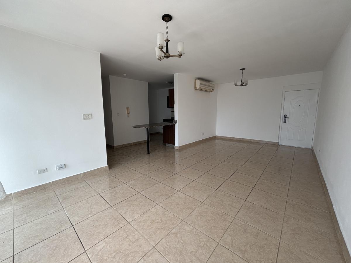 3-Bedroom Apartment in El Cangrejo (Two Parkig Spa