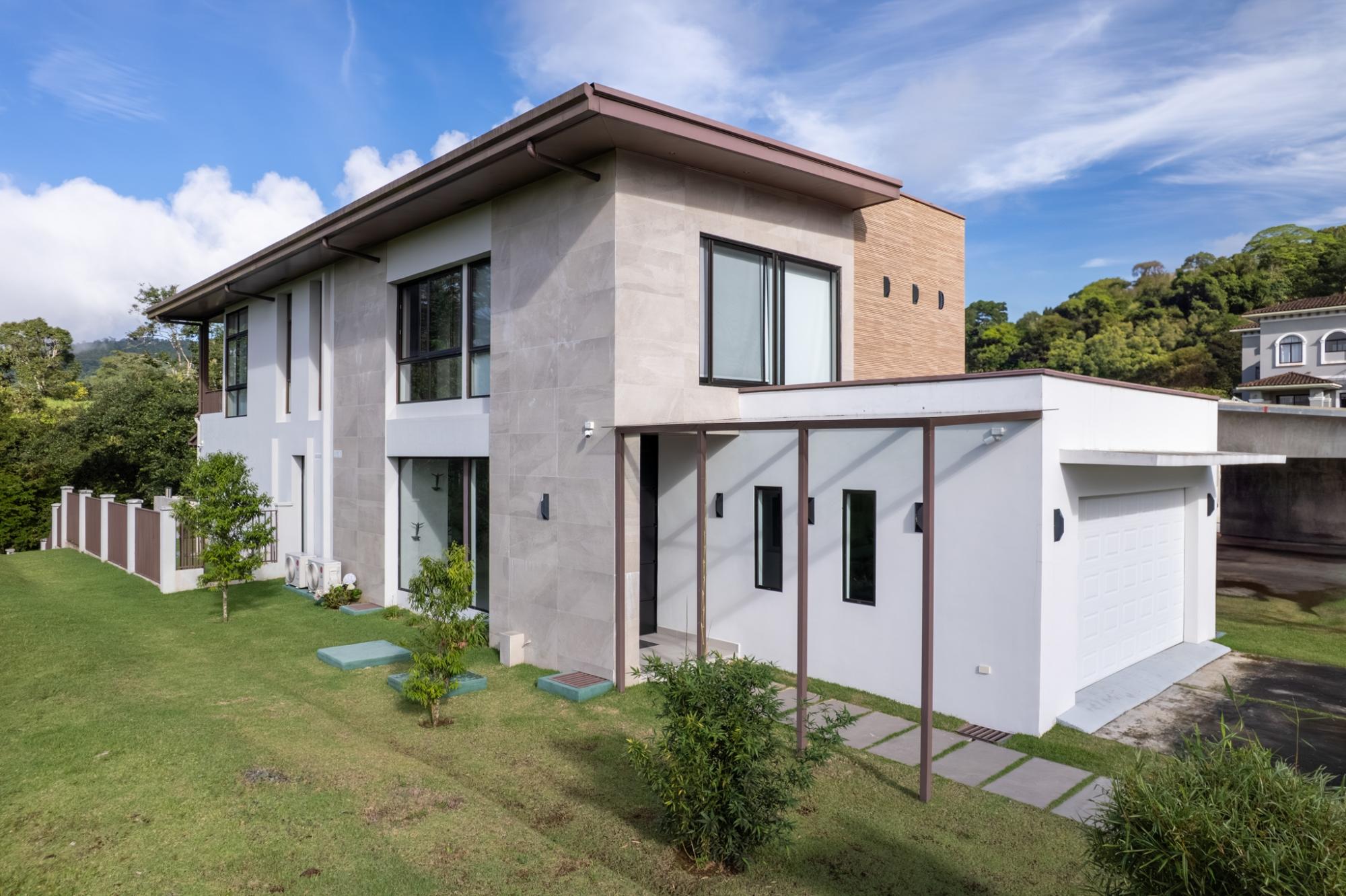 Turnkey Luxury in Lucero Golf & Country Club