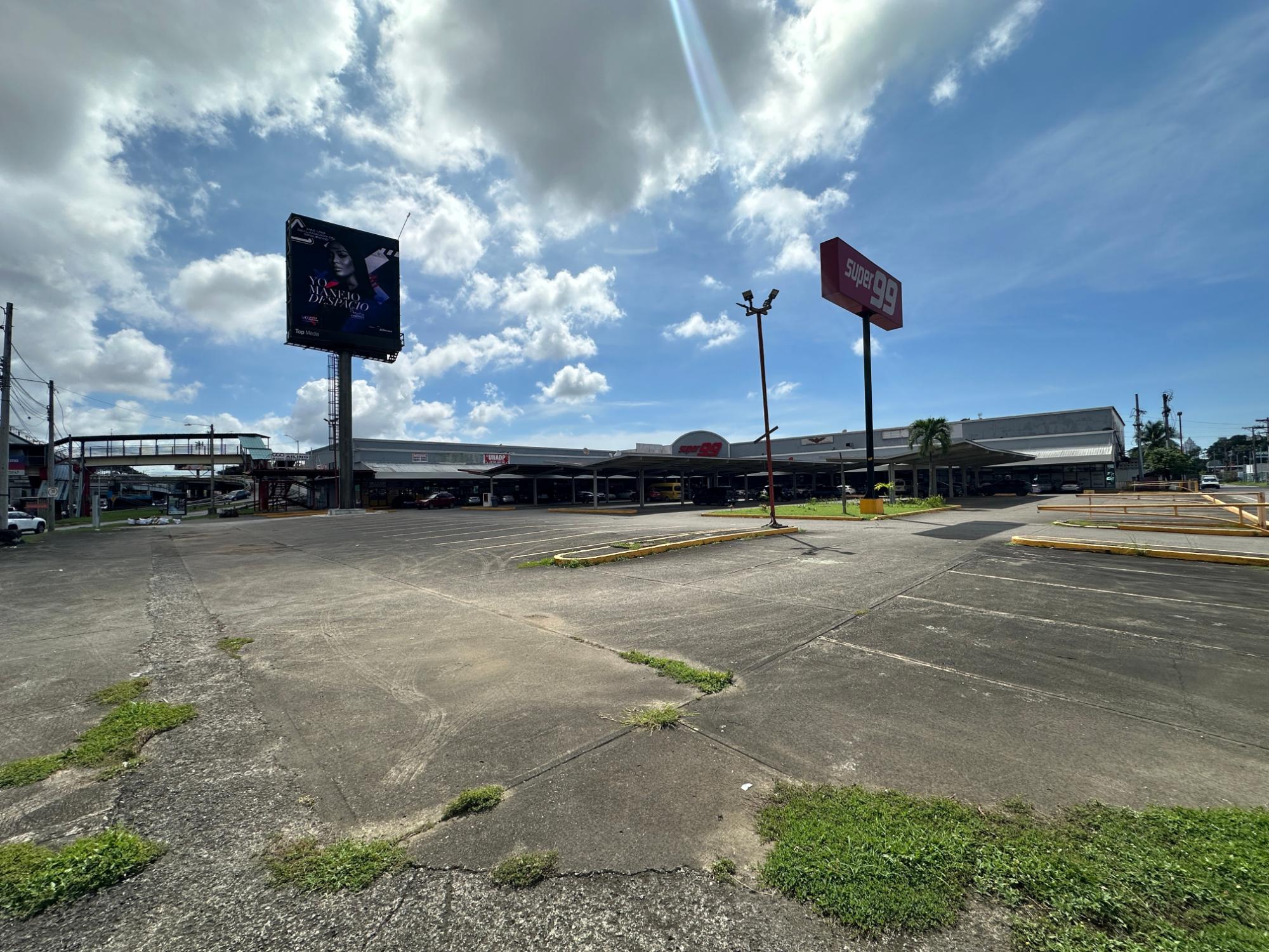 Commercial premises for rent Plaza El Faro