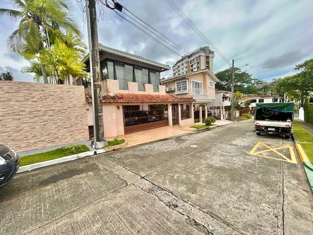 HOUSE FOR SALE ALAMEDA ATRATO STREET