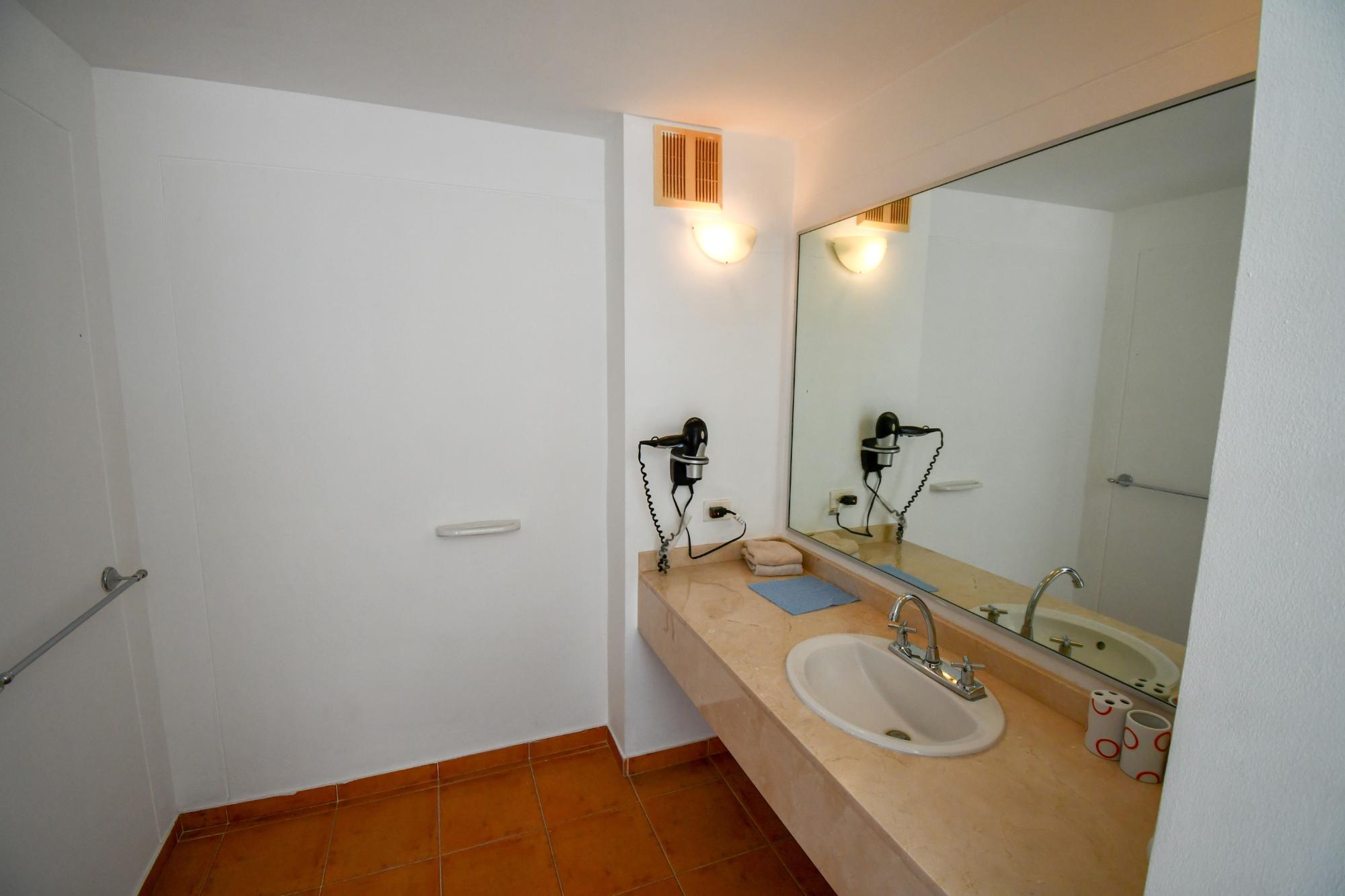 Furnished four-bedroom townhouse near the ocean