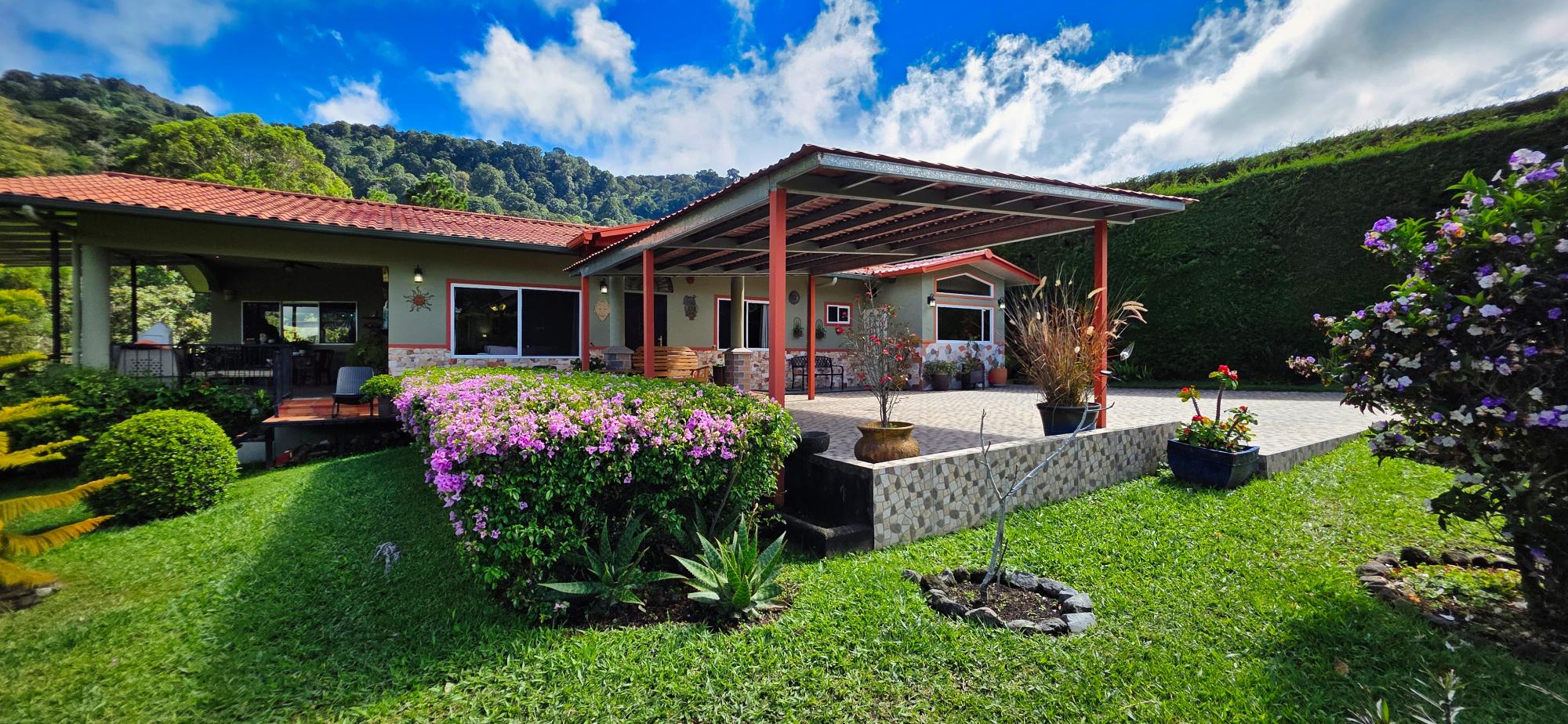 House for sale – Tierras Altas, Paso Ancho