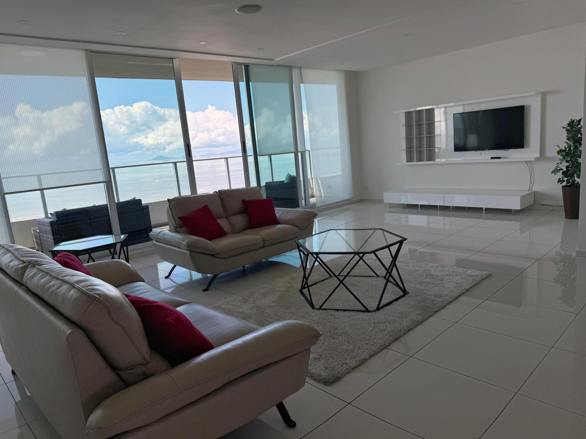Furnished apartment for rent on the beachfront