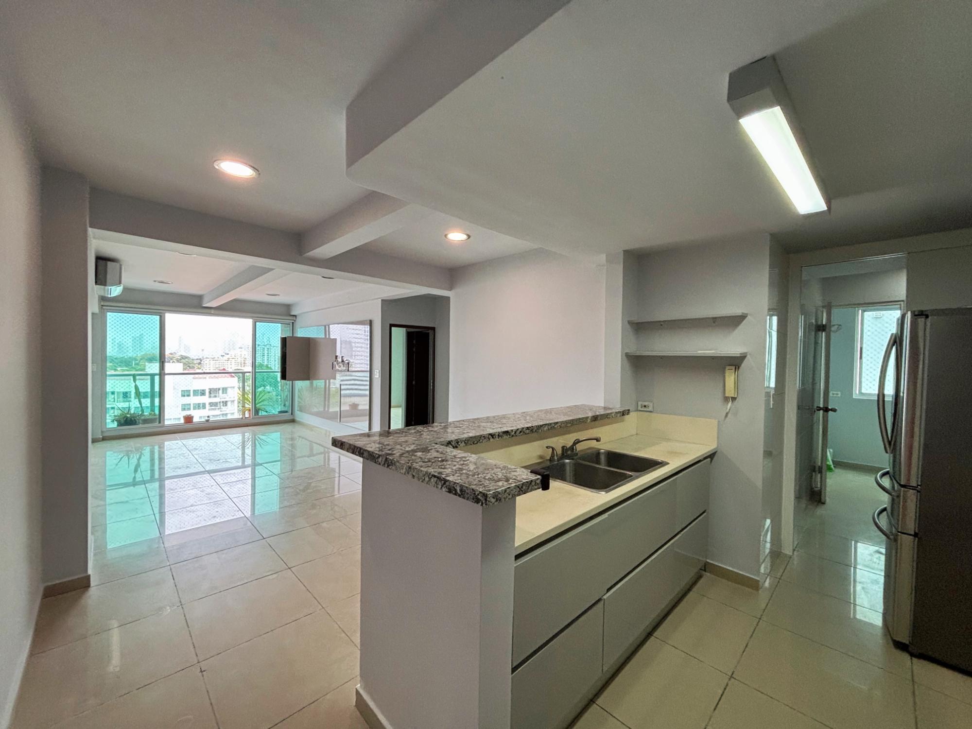 Rental in Altos del Golf with inverter white goods