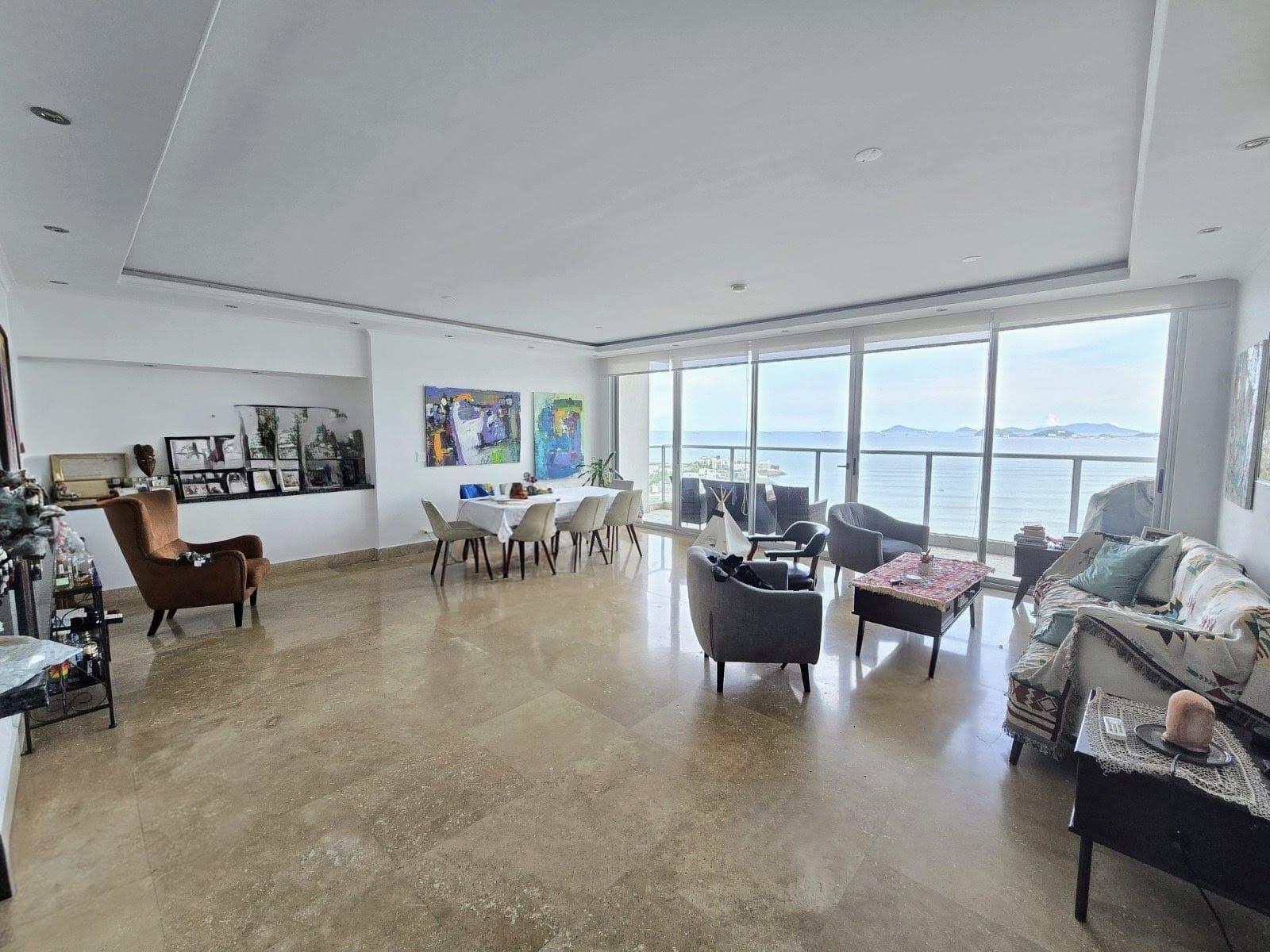 Q Tower in Punta Pacifica