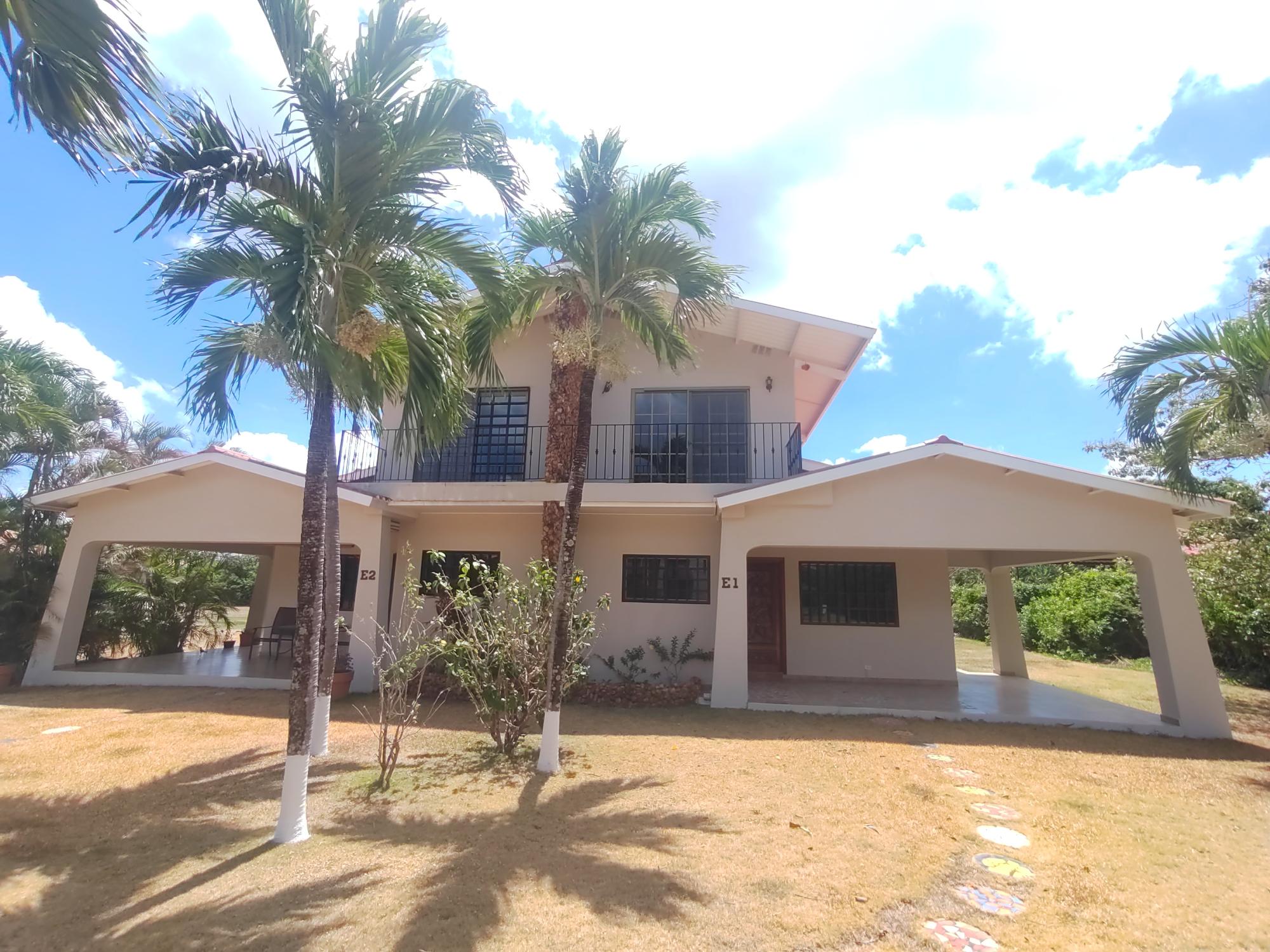 House on Punta Chame Road. 1.8km from Highway