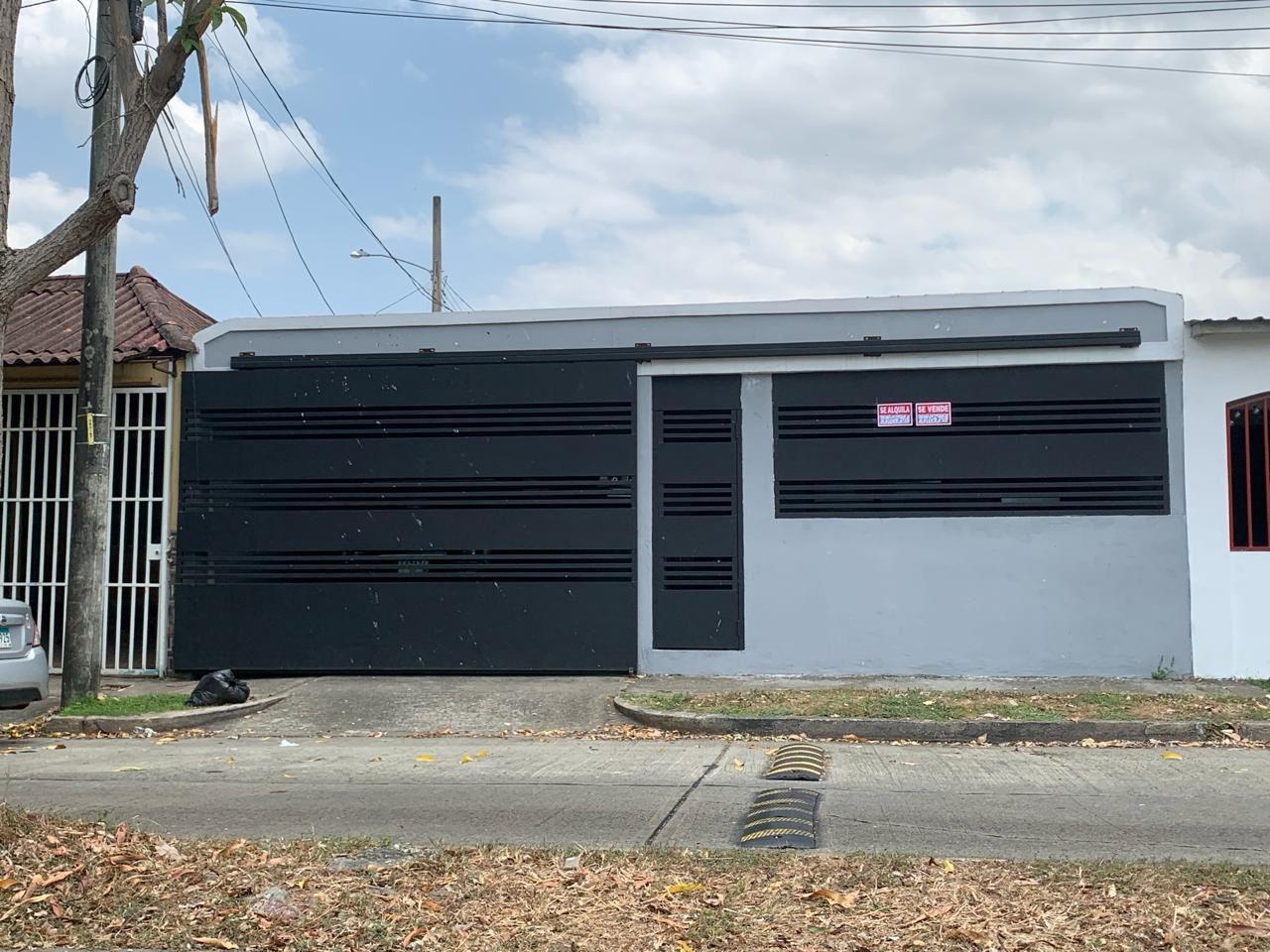 House for sale in Las Acacias