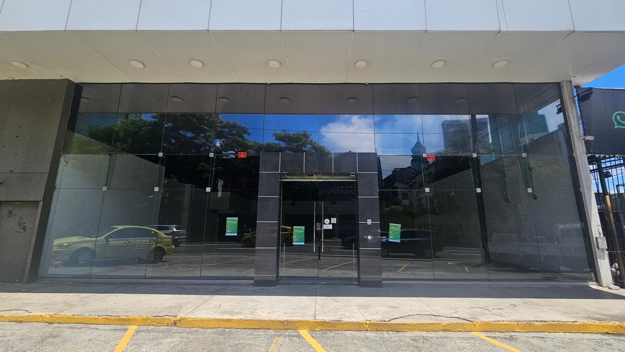 LARGE STOREFRONT ON VIA BRASIL – 815 M2