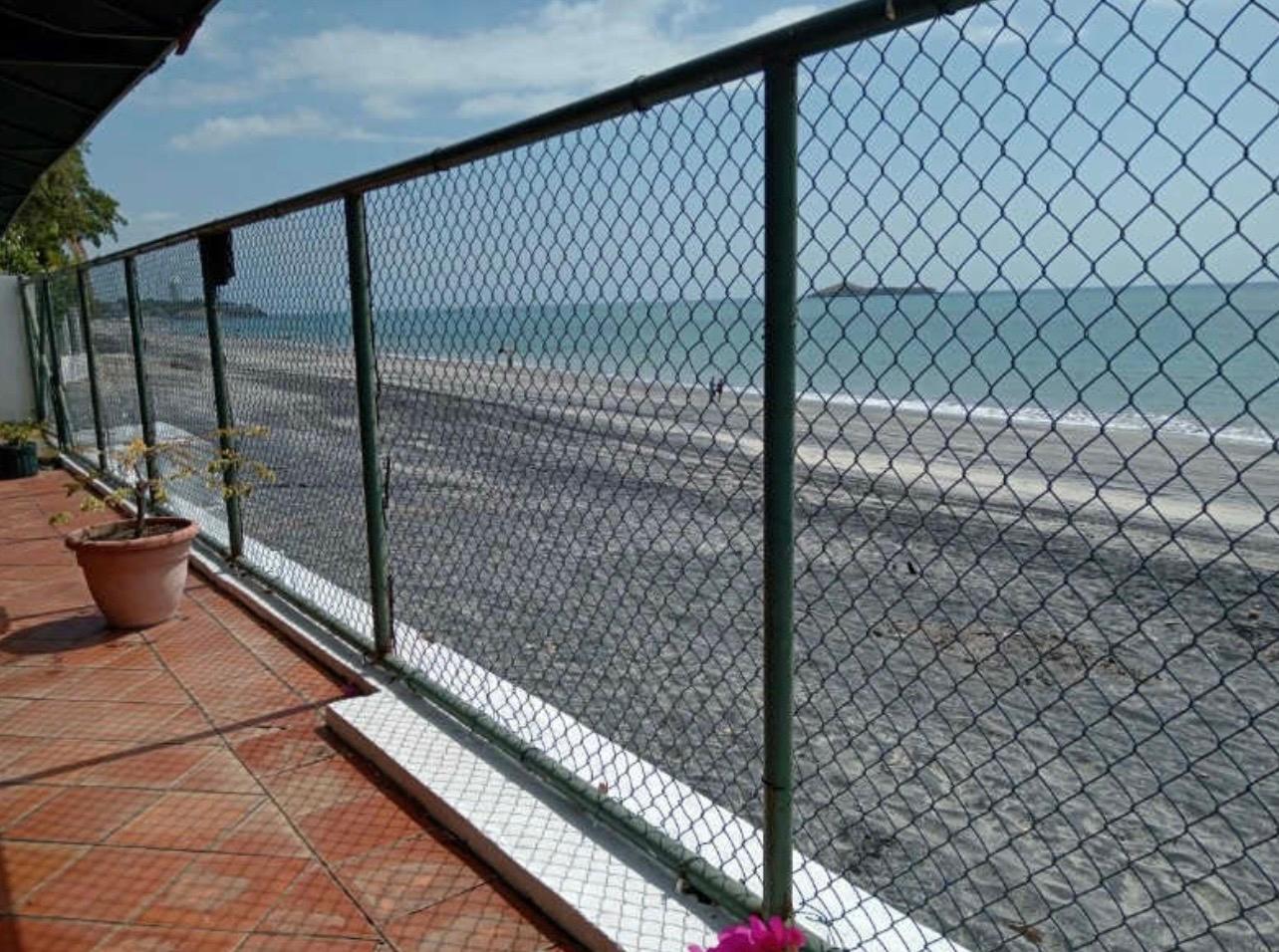 BEACHFRONT HOUSE PLAYA BLANCA FARALLON RIO HATO