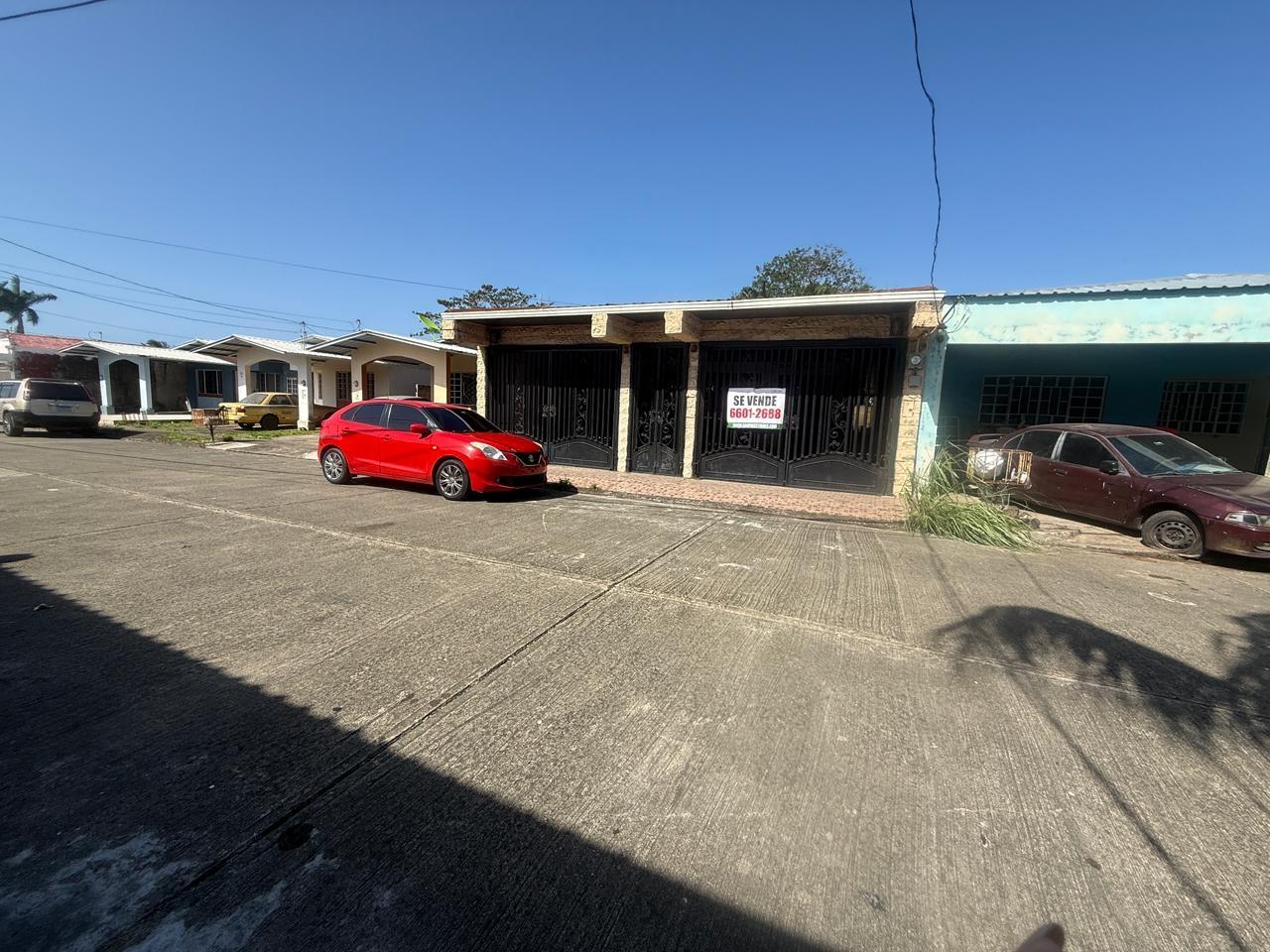 Bank selling house in La Cresta, 4 Altos, Colón.